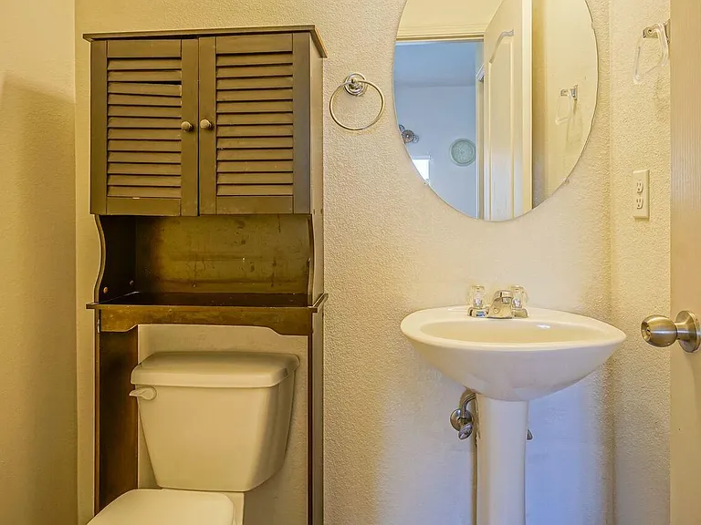 2045 N Ensenada Cir SE — Photo 11
