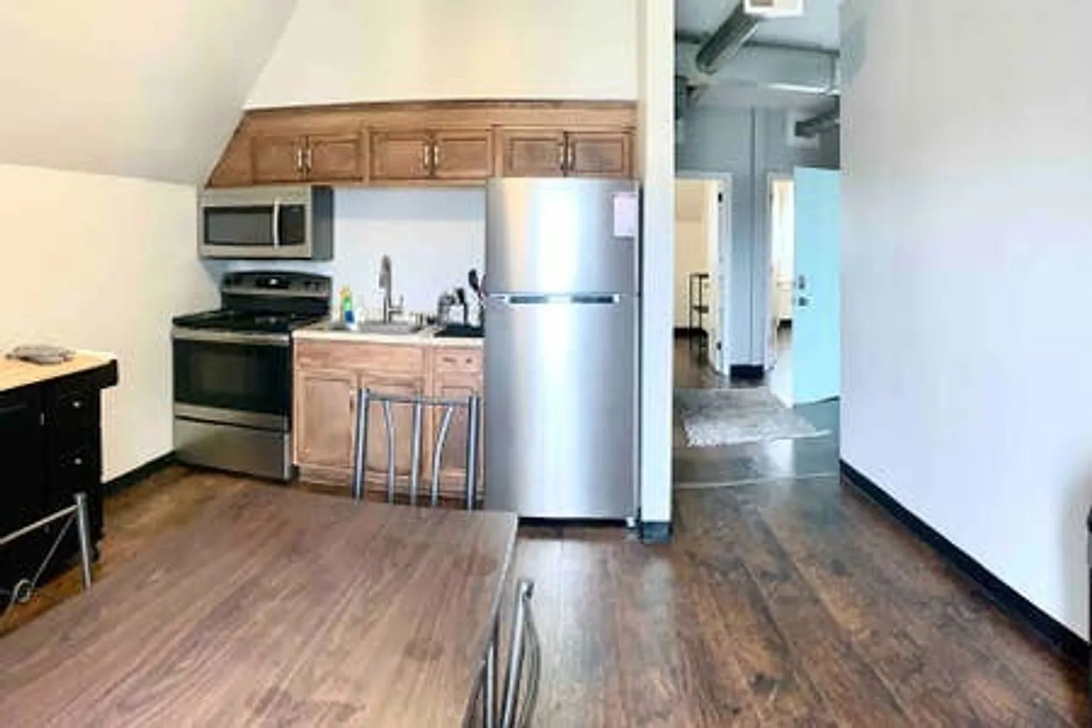 624 N Negley Ave APT 2 photo 1