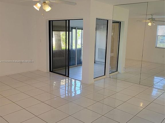 2nd image of 20125 NE 3rd Ct APT 1