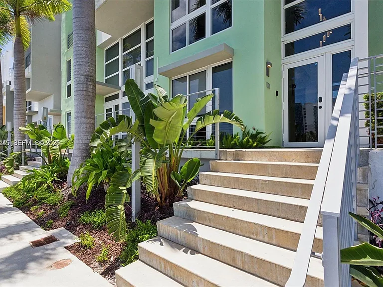 101 N Shore Dr #101 — Photo 4