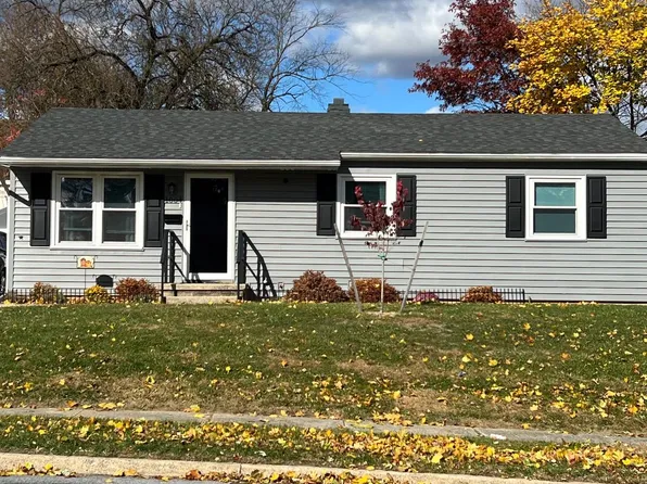 1004 Scenery Dr, Harrisburg, PA 17109