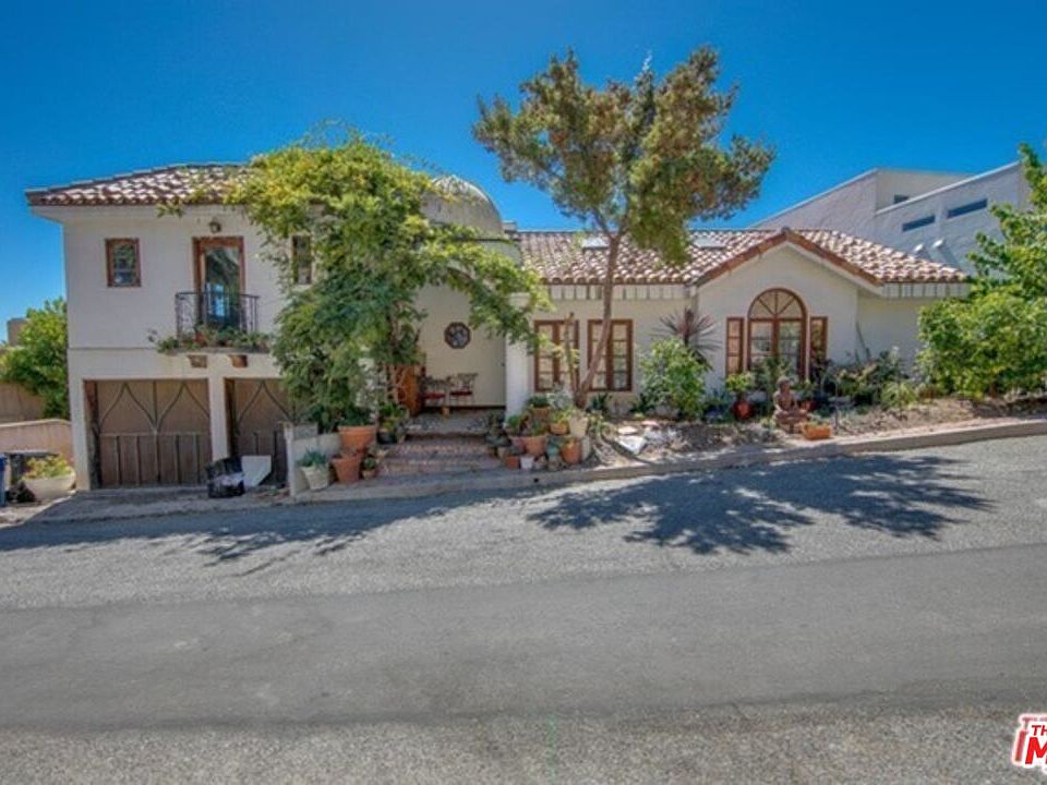 1st image of 21420 Calle Del Barco #B