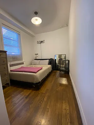 Sold by Remax City Square | media 27