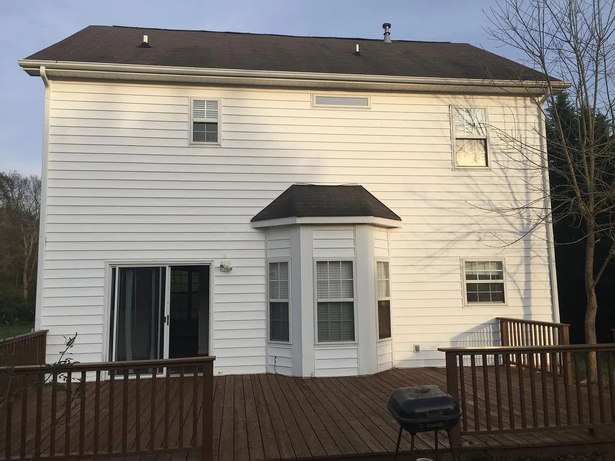 3 bed, 2.5 bath, 1691 sqft, $2,500 — Photo 2