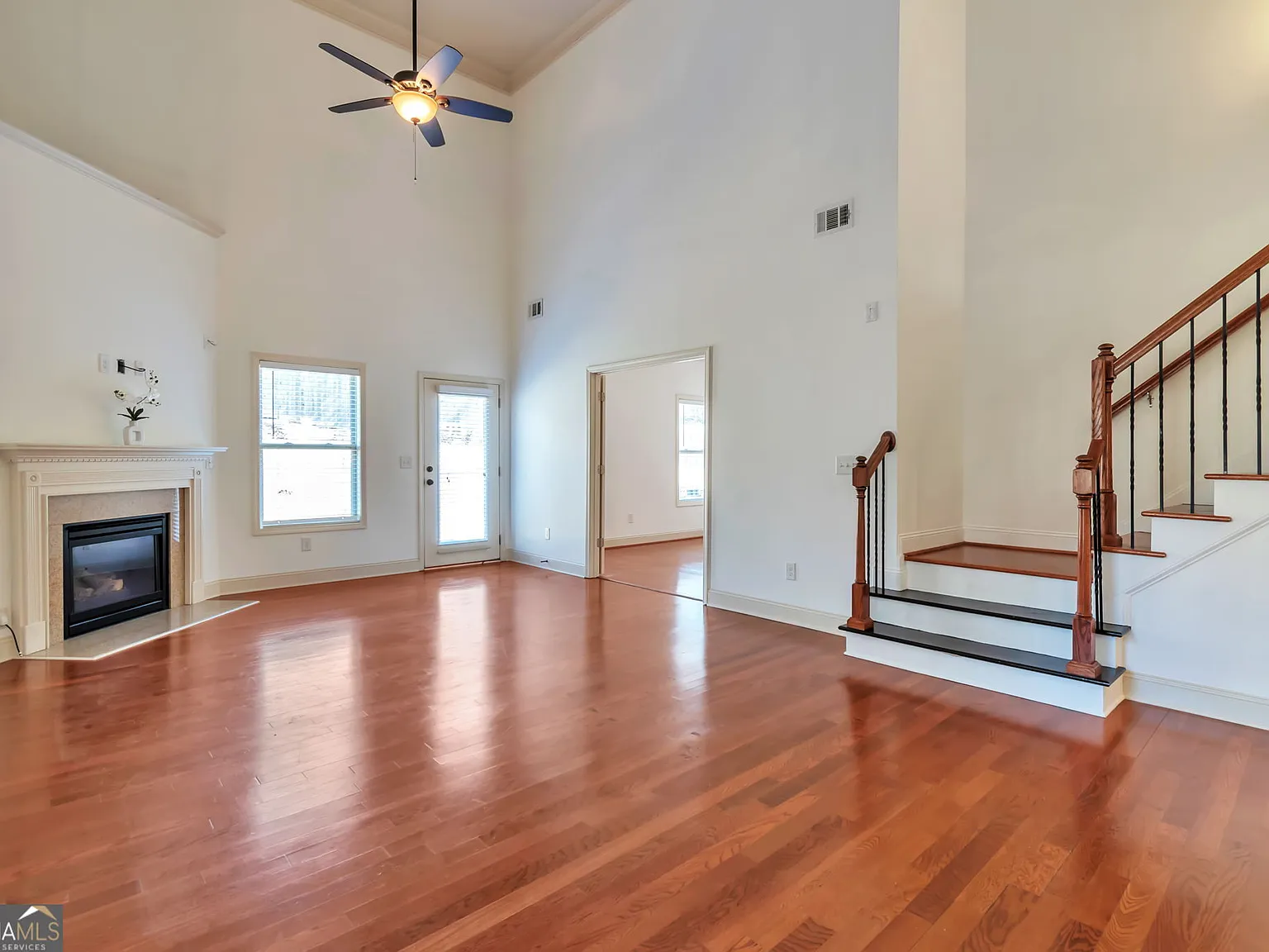 3 bed, 3.5 bath, $2,200 — Photo 3