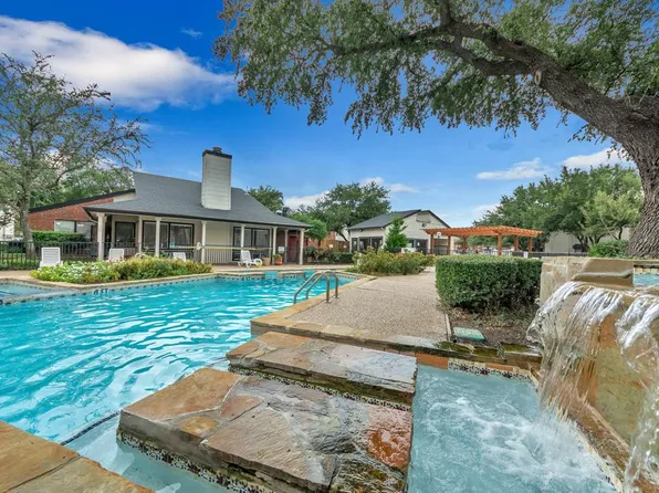 Oak Meadow Apartments