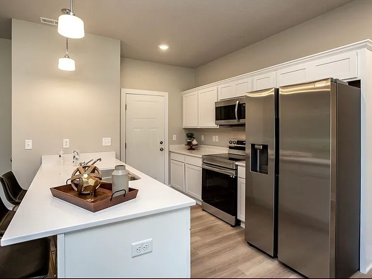 713 Umbra Pl — Photo 5