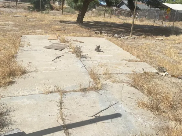 218 Olive Ave, Taft, CA 93268