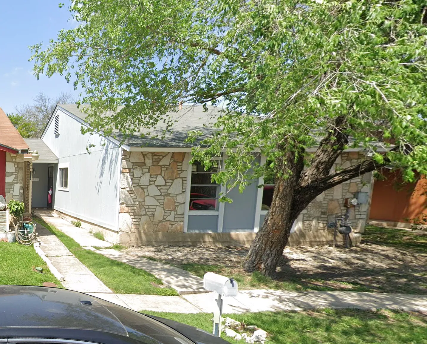 3 bed, 1196 sqft, $1,450 — Photo 1