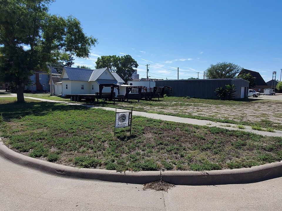 1st image of 210 N Norton Ave