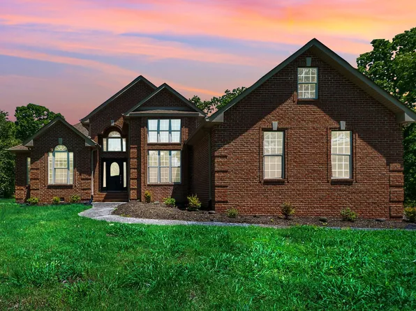 1031 Laurel Hill Dr, Dickson, TN 37055