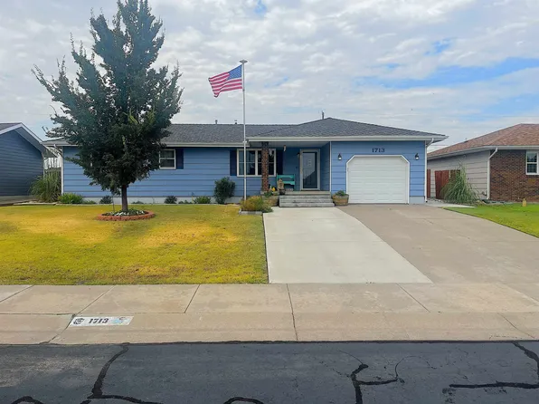 1713 Anthony Dr, Hays, KS 67601