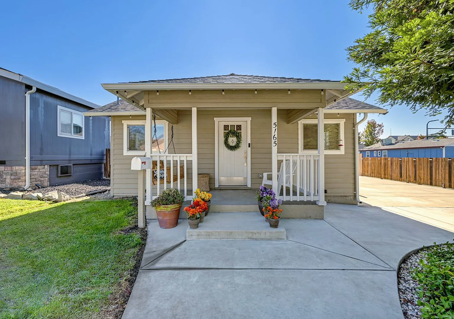 Beautifully Remodeled Home in Rocklin! — Photo 1