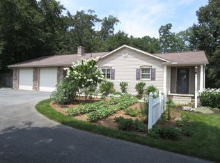 843 Broad St, East Earl, PA 17519