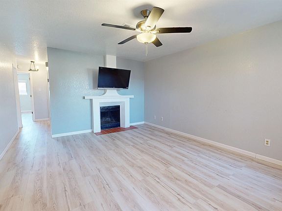 5th image of 16 Bent Tree Rd APT C