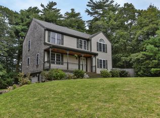 19 Maple St, Mashpee, MA 02649