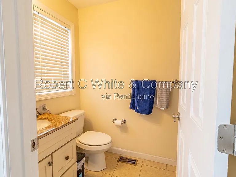 330 Crystal Ave #10 — Photo 16