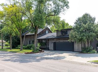 701 4th St SE, Barnesville, MN 56514