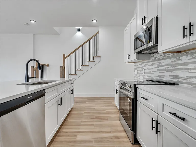 4421 Reed Rd #A AND B — Photo 7