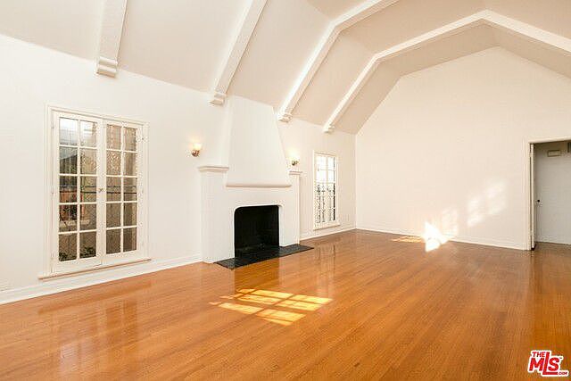 1st image of 147 N Poinsettia Pl