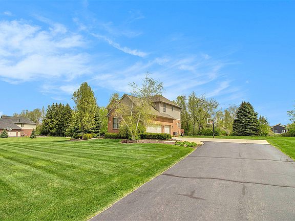 5th image of 9043 McKendry Dr