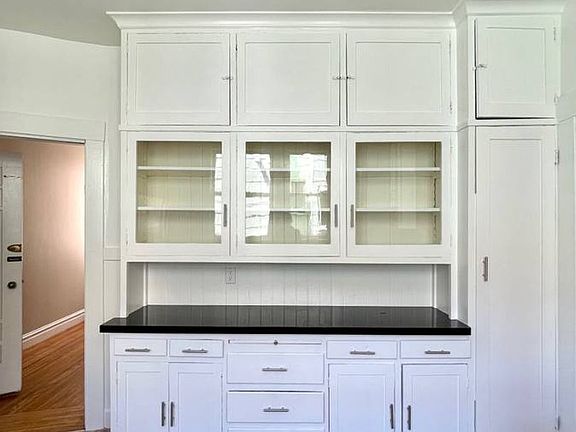 4th image of 1849 Clay St APT 3