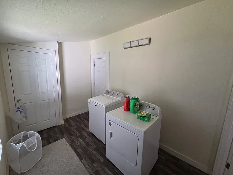 802 E Crawford St — Photo 2