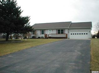 3055 W Farm Ln, Owosso, MI