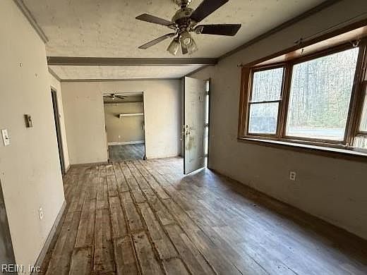 2nd image of 939 Coachpoint Rd