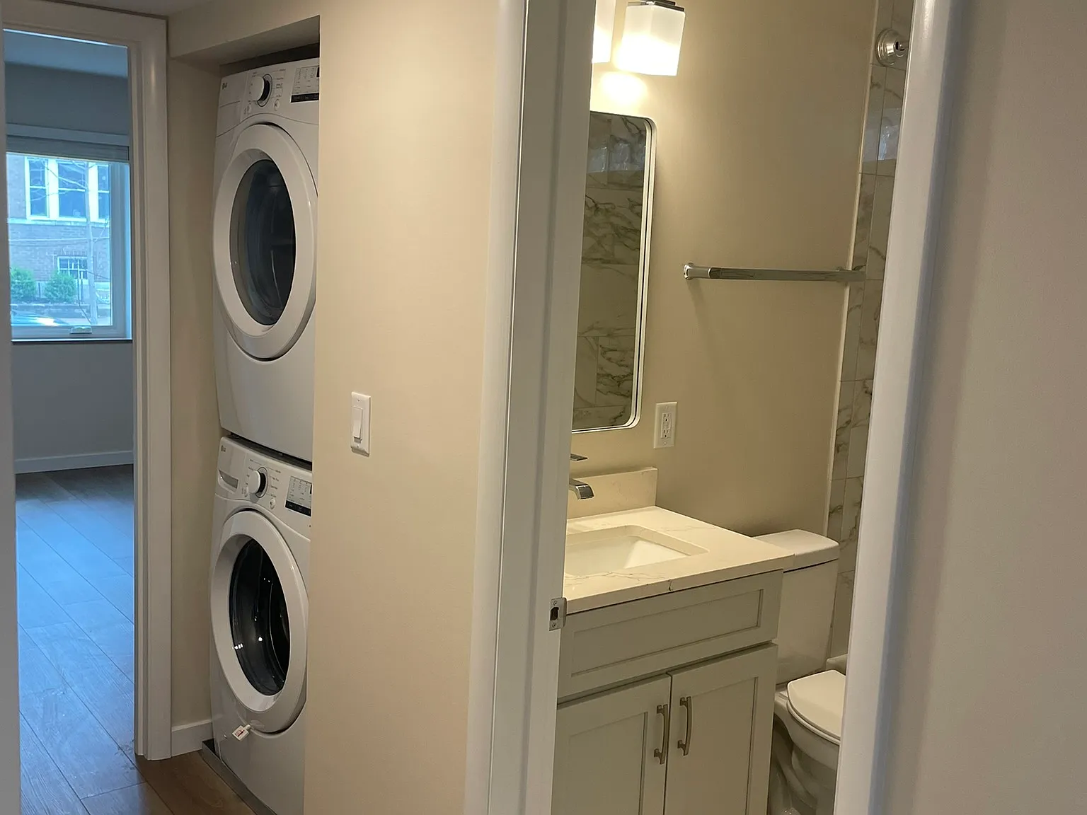 2 bed, 1000 sqft, $2,200 — Photo 4