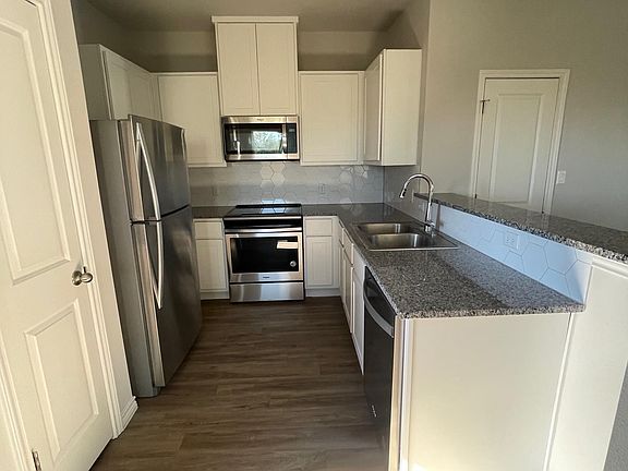 5th image of 220 Peruna Dr