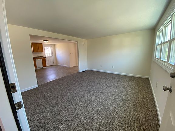 4th image of 5 Dora Dr