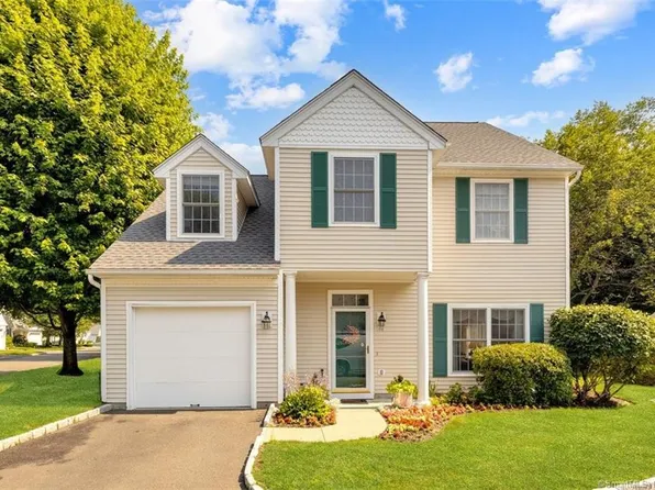 66 Village Court #66, Wilton, CT 06897