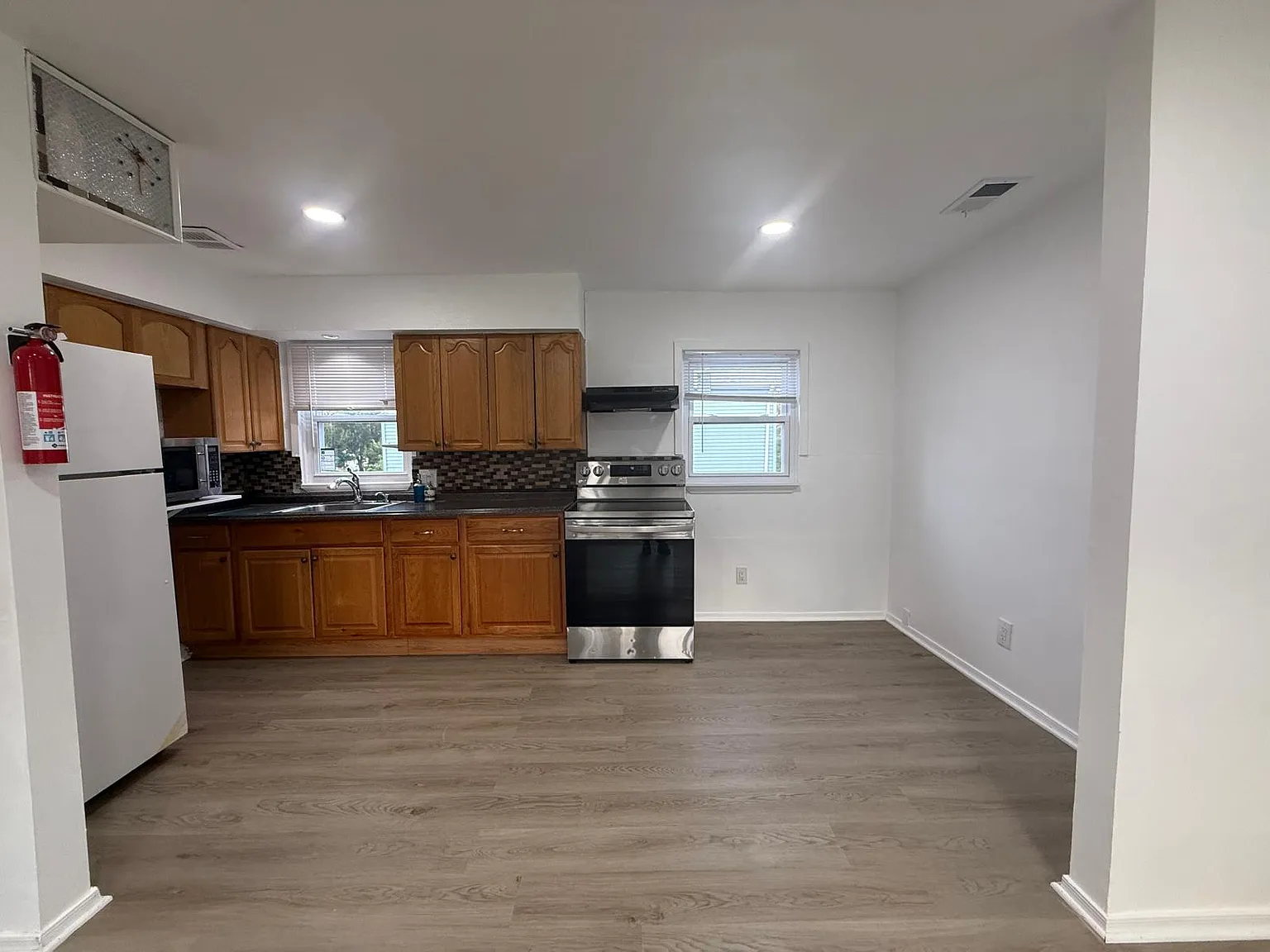 2 bed, 1000 sqft, $2,300 — Photo 4