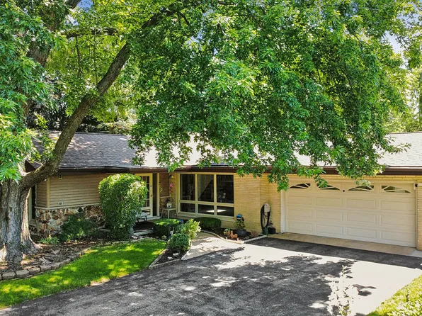 20W135 98th St, Lemont, IL 60439