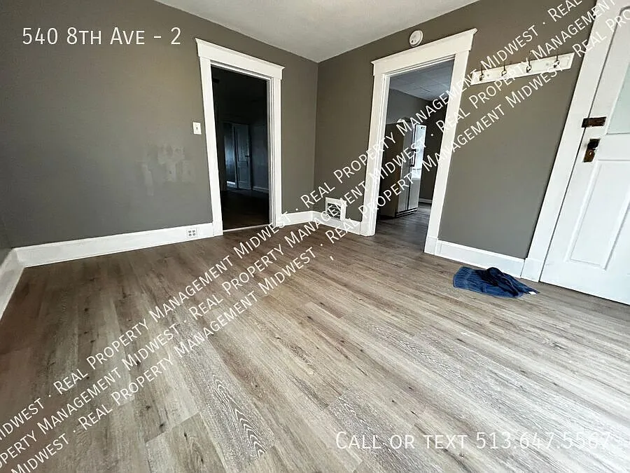 Building Photo - 540 8th Ave #2