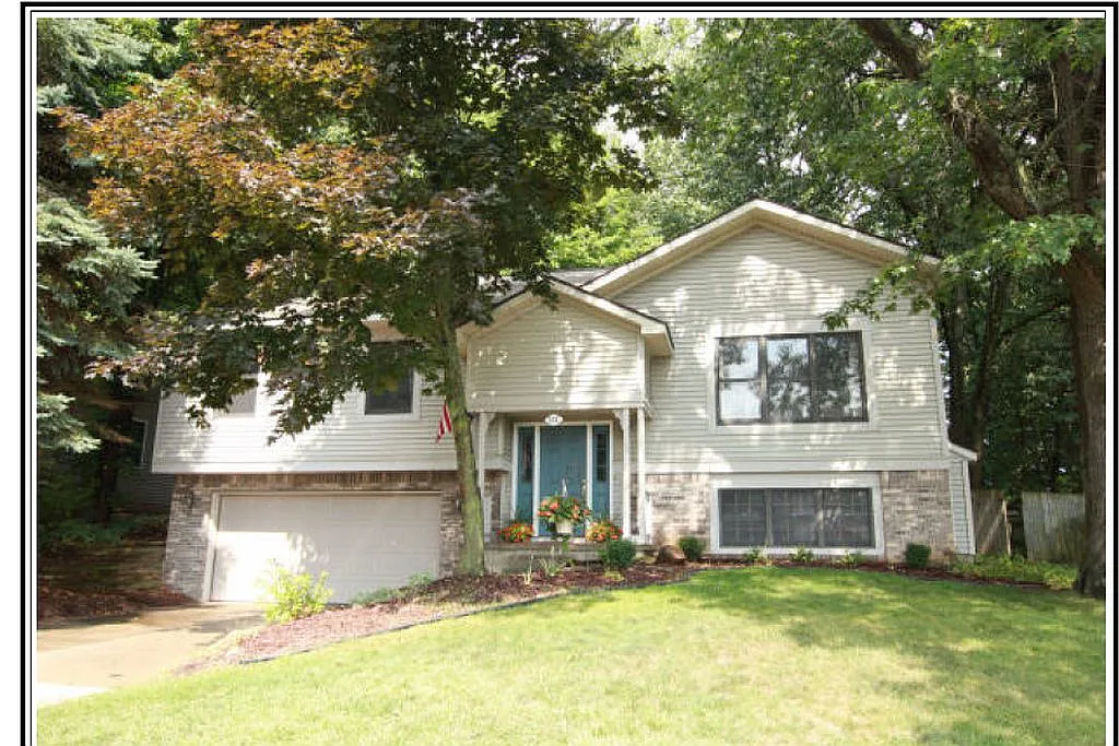 171 Glen Eagle Dr NE photo 1