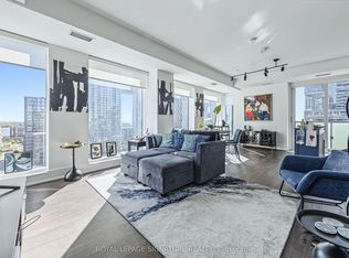 480 Front St W #915, Toronto, ON M5V 0V5