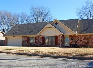 2325 Chapel Hill Ct, Bartlesville, OK 74006