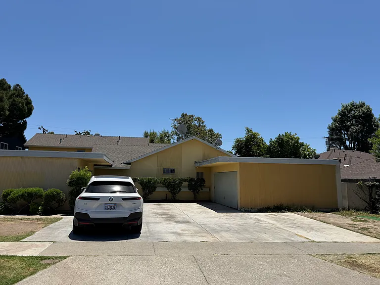 14522 Del Amo Ave #D — Photo 2
