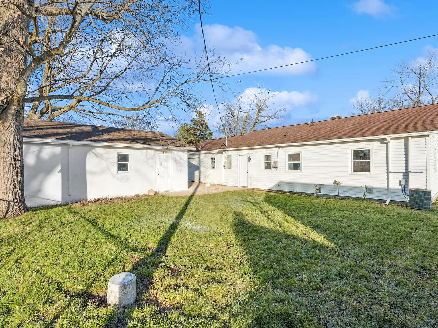 3 bed, 1200 sqft, $1,650 — Photo 4