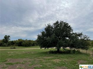 98 Texan Ln, Victoria, TX 77905