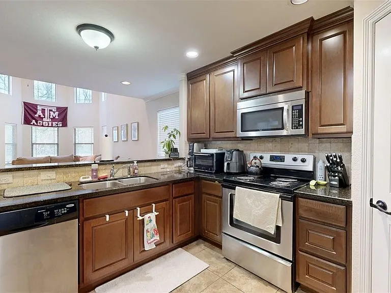 454 Chimney Hill Dr — Photo 7