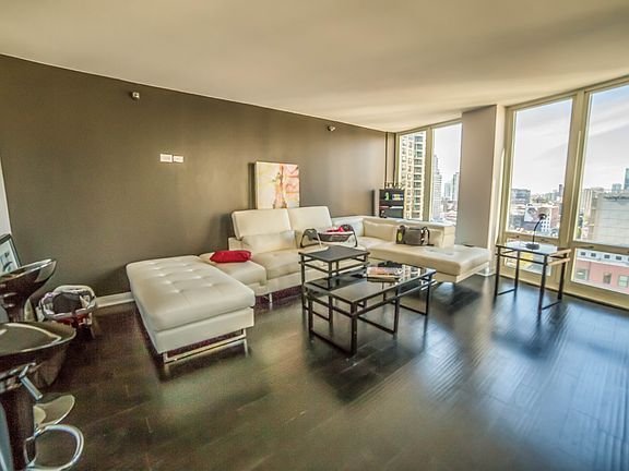 2nd image of 345 N La Salle Dr APT 1502