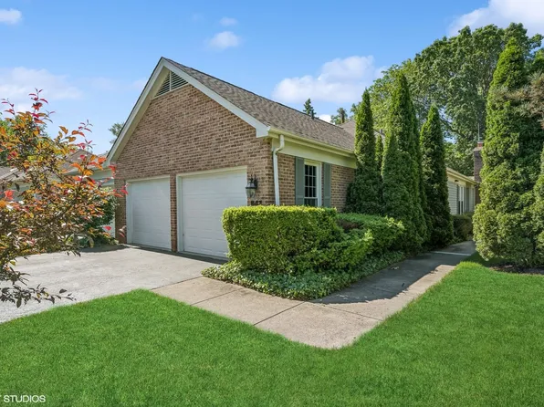 841 Sutton Ct, Lincolnshire, IL 60069