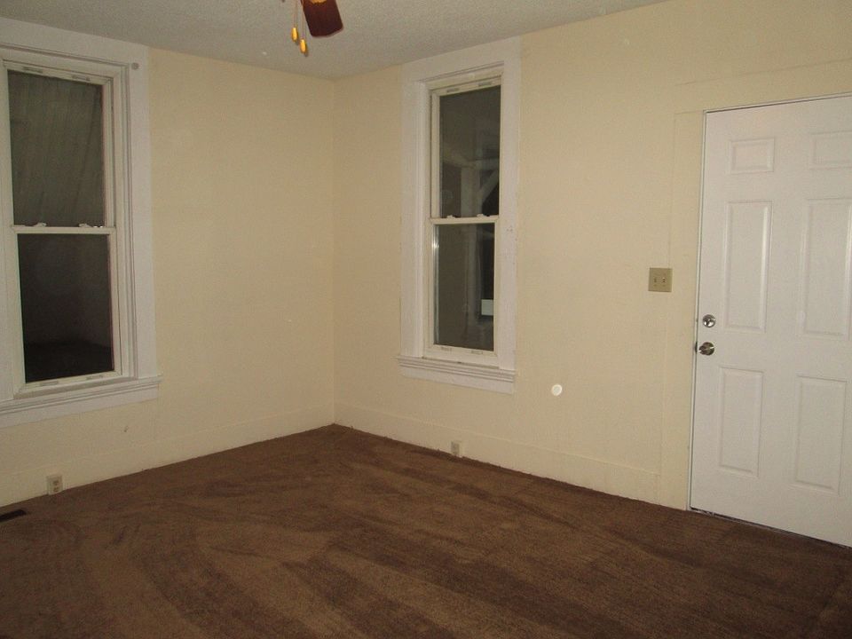 1st image of 3005 E 19th St