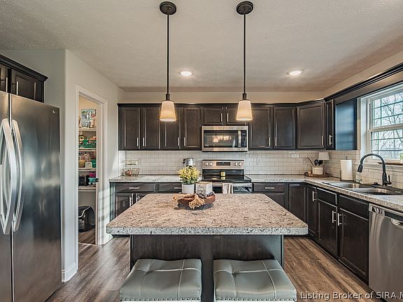 4th image of 9011 Woodford Drive