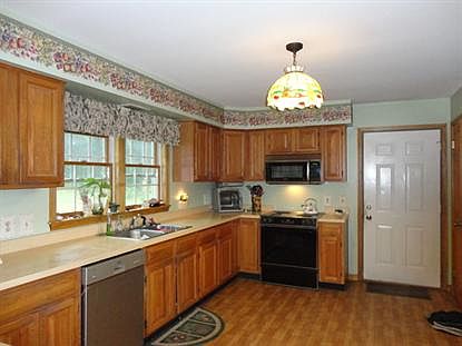 3rd image of 17 Woodland Hills Dr