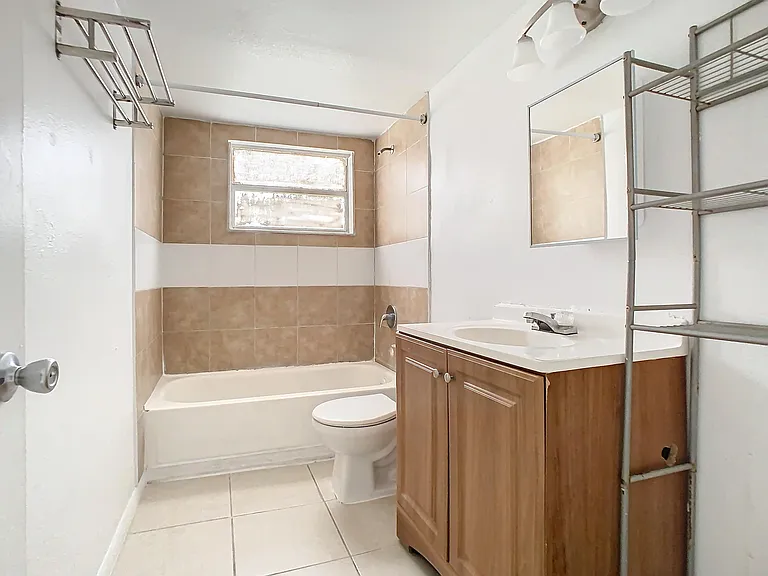 694 Michigan Ct #2 — Photo 28