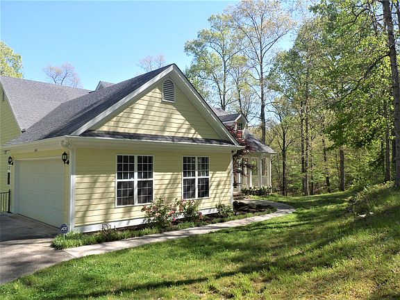 3rd image of 6061 Bear Lake Dr